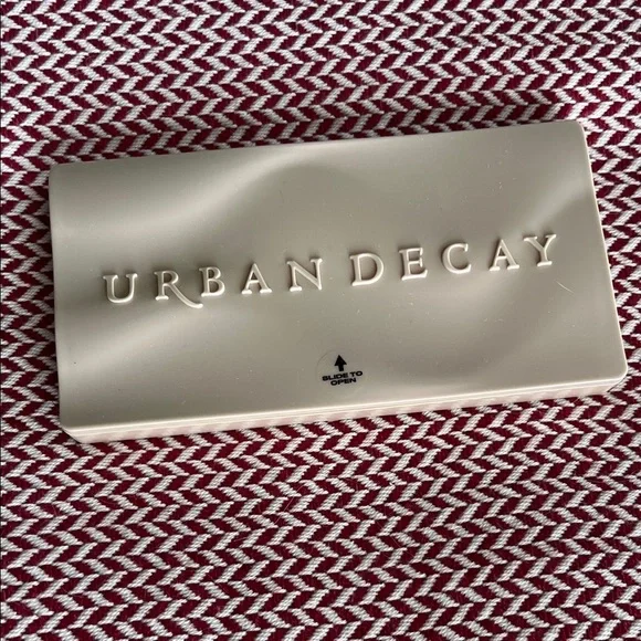 Urban Decay Shaped palette - Picture 1 of 5